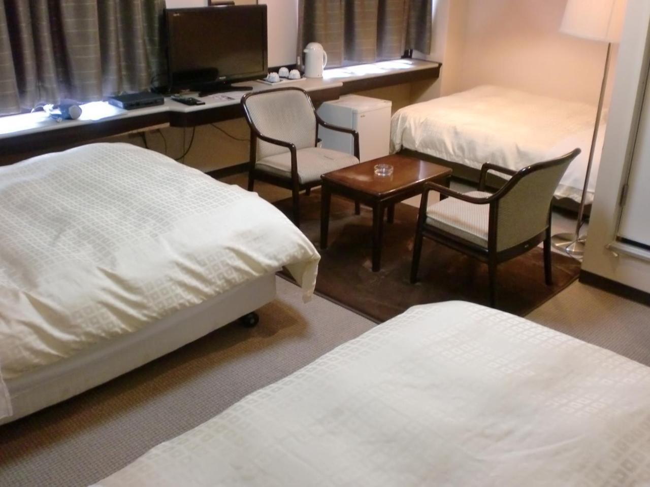 Tsuyama Central Hotel Townhouse מראה חיצוני תמונה